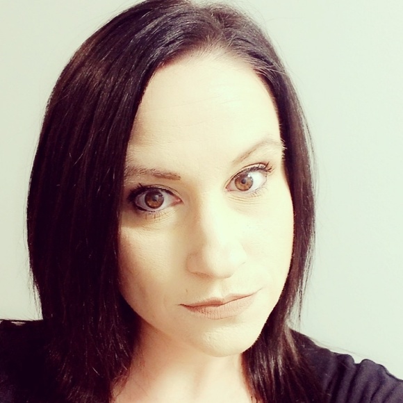 Meet your Posher, Danielle - Picture 1 of 1